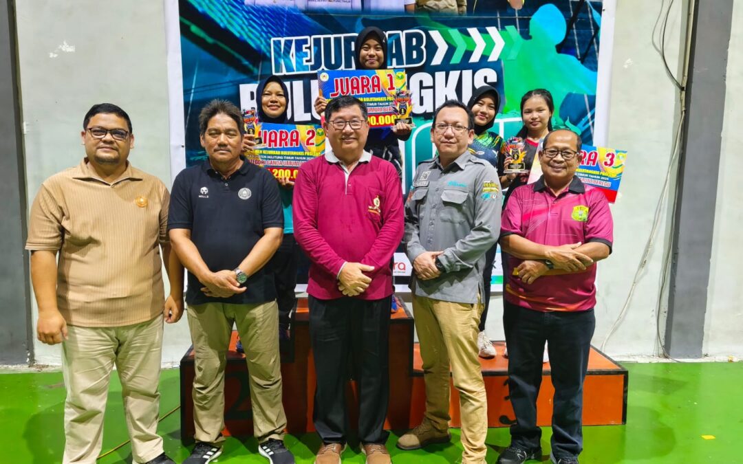 Kejurkab Bulutangkis 2025 Usai, Bupati Tekankan Sportivitas dan Kebersamaan